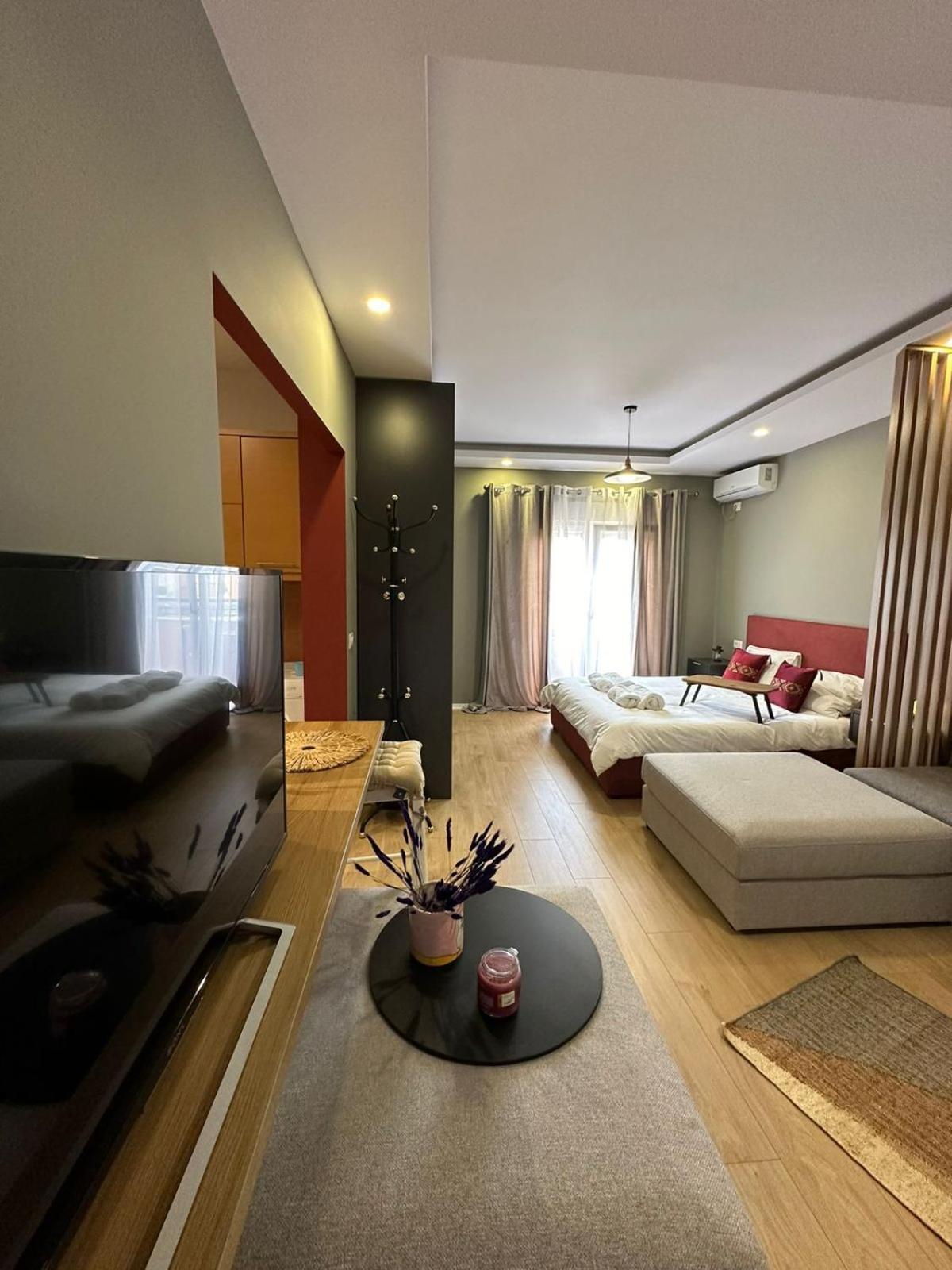 טיראנה Urban Charm Studio With Balcony מראה חיצוני תמונה