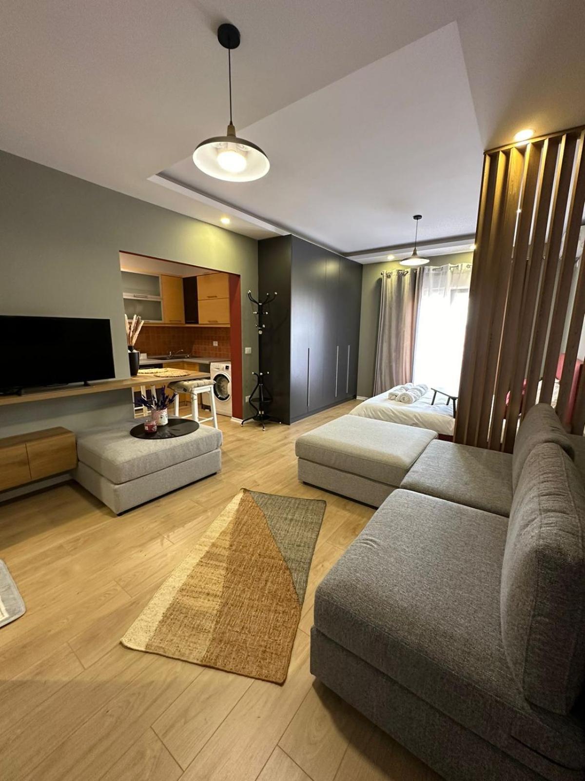 טיראנה Urban Charm Studio With Balcony מראה חיצוני תמונה